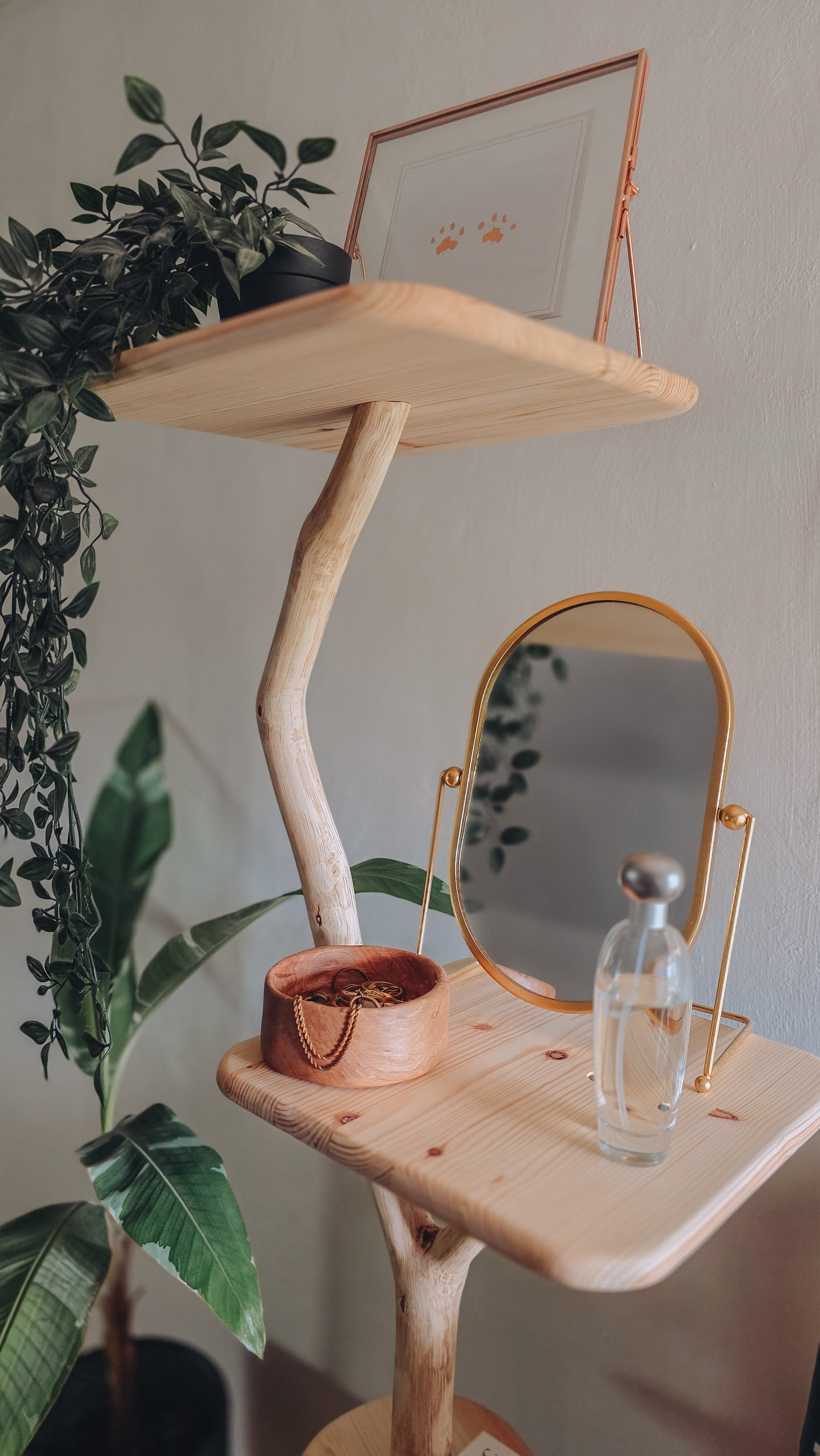 Kesten Shelf